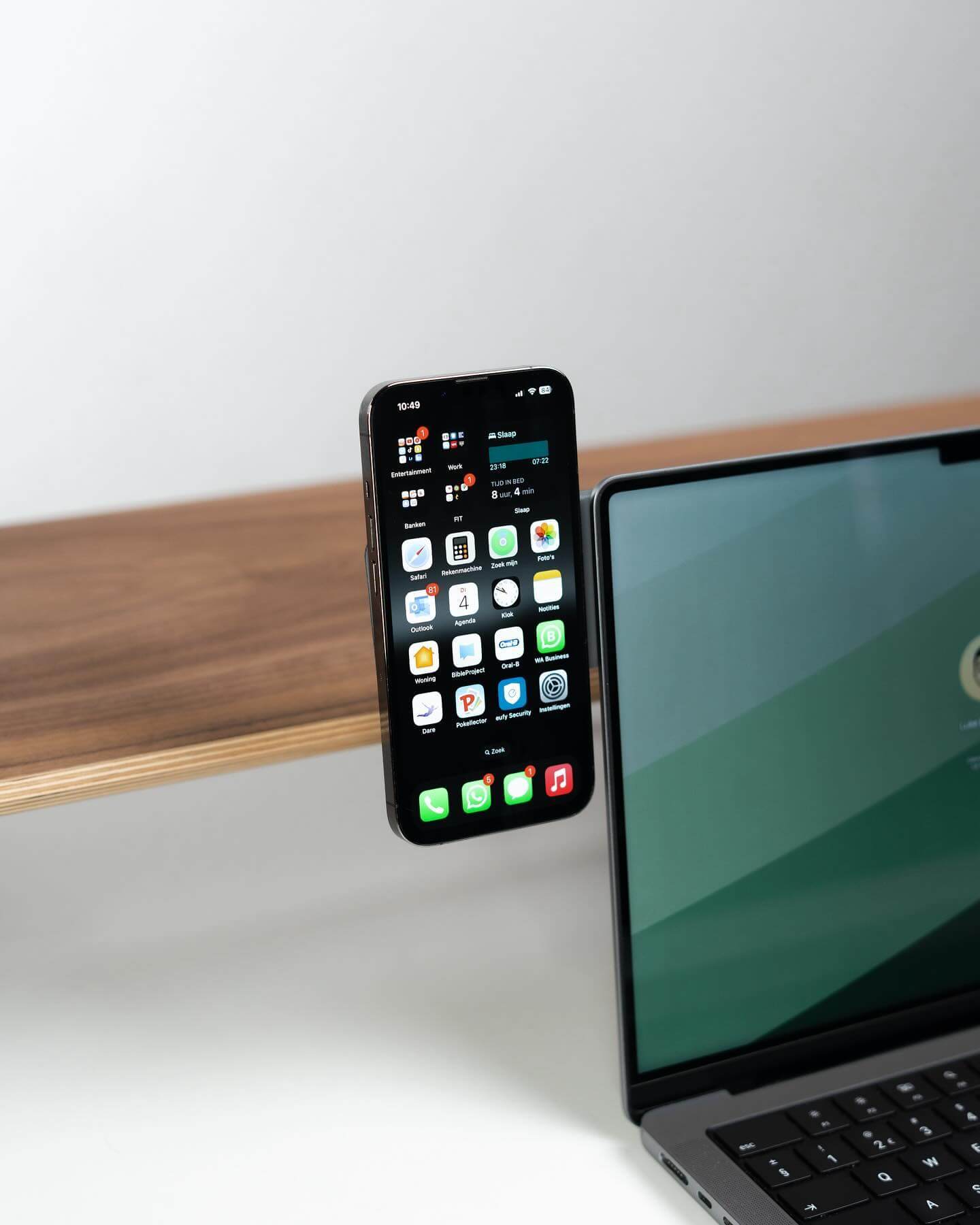 Moft Flip Mount - składany uchwyt do telefonu