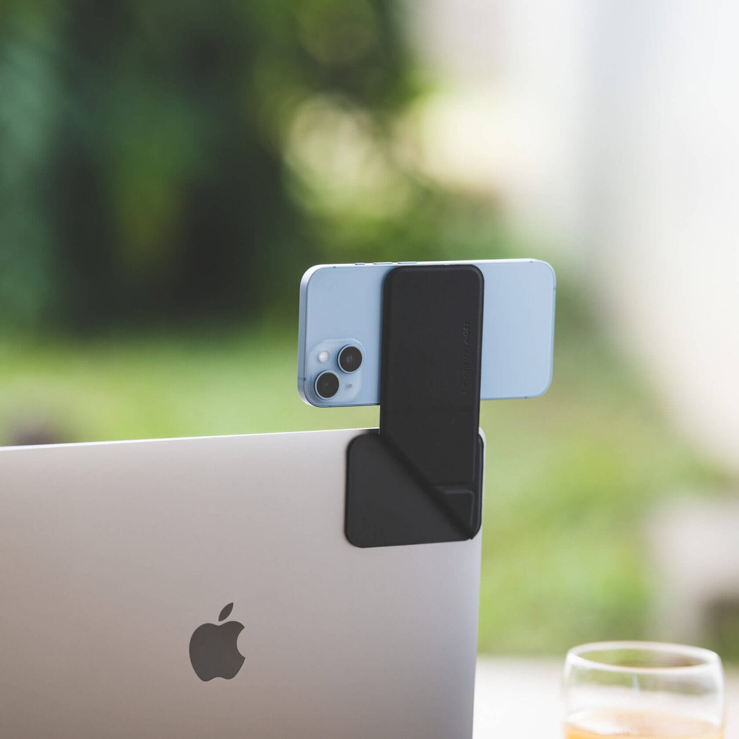 Moft Flip Mount - składany uchwyt do telefonu