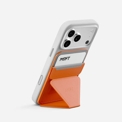 MOFT Trackable Snap-On — magnetyczny portfel i stojak z Apple Find My
